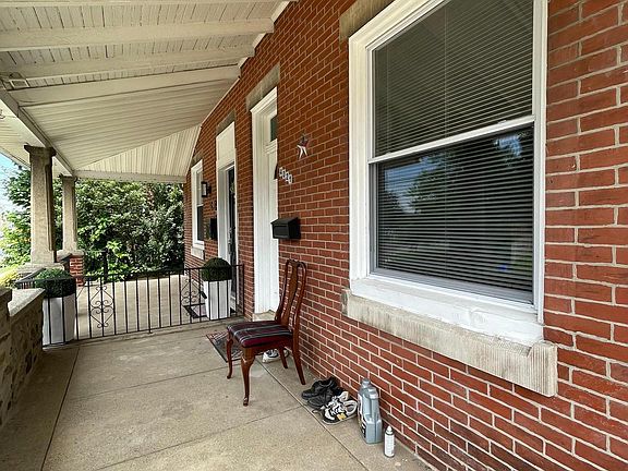 2nd image of 4021 Unruh Ave