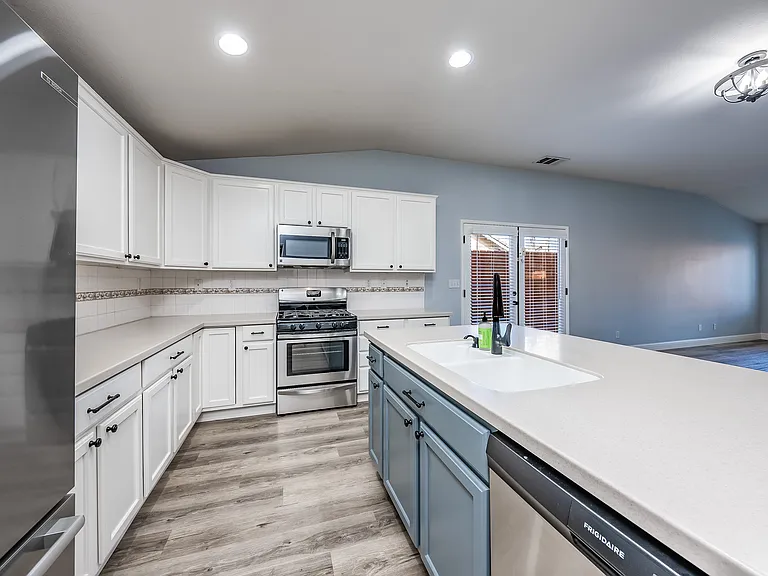 1114 W Pepper Dr — Photo 15