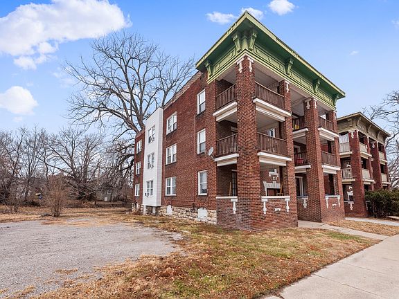 2nd image of 2710 Tracy Ave #2N