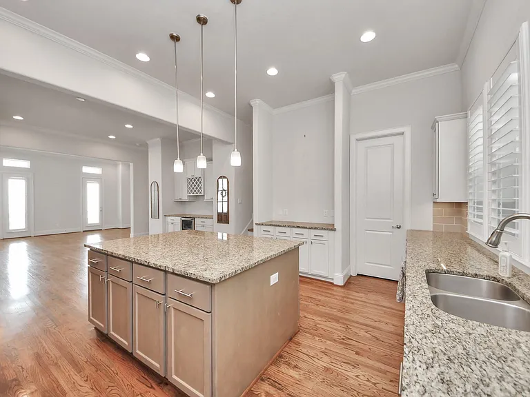 2606 Madeline Grove Dr — Photo 16