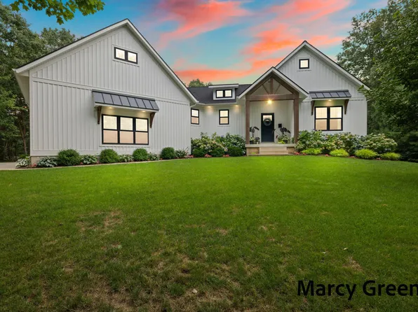 16964 Fillmore St, West Olive, MI 49460