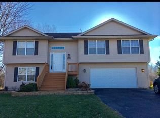 110 Chatham Ct SW, Poplar Grove, IL 61065