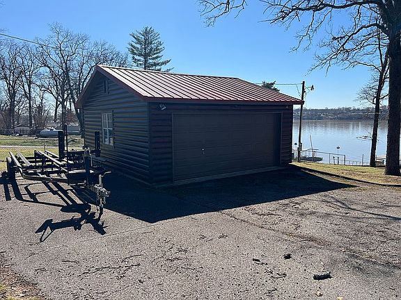 3rd image of 65133 E 250th Rd