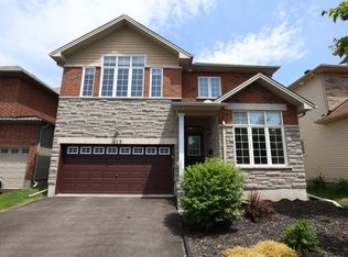 425 Dovehaven St #425, Ottawa, ON K1W0H2