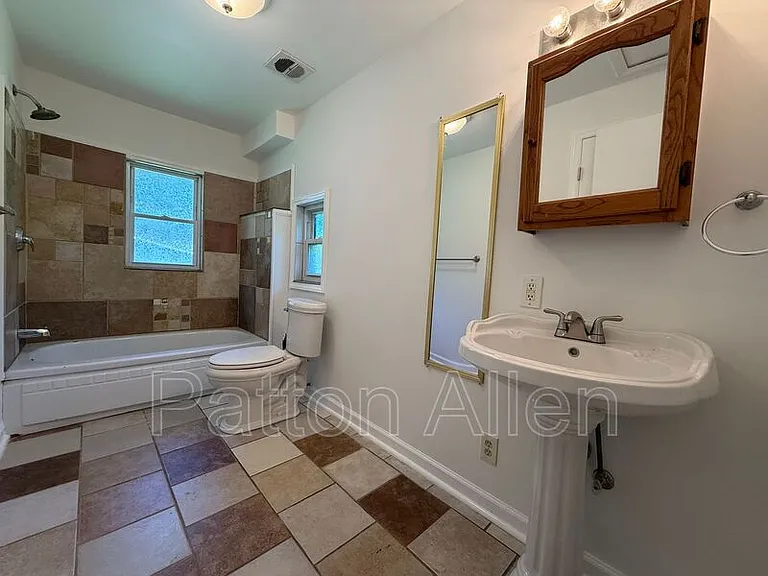 152 Ardmore St — Photo 12