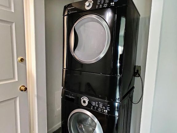 3rd image of 240 Hancock Ave #B