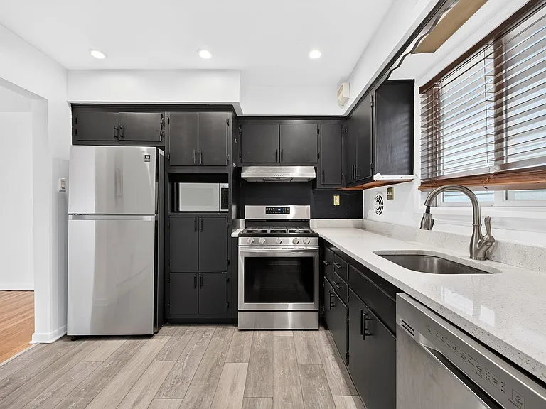 121 Ogden Ave #2 — Photo 3