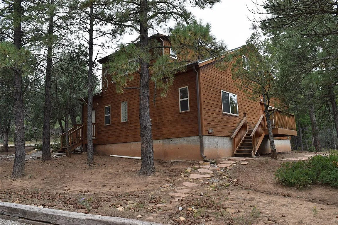 2 Bedroom, 2 Bathroom Home in Tijeras, NM. — Photo 2
