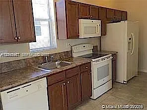 Kendall Commons Residenti — Photo 3