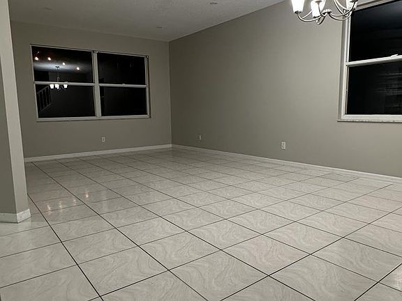3rd image of 4743 Chalfont Dr