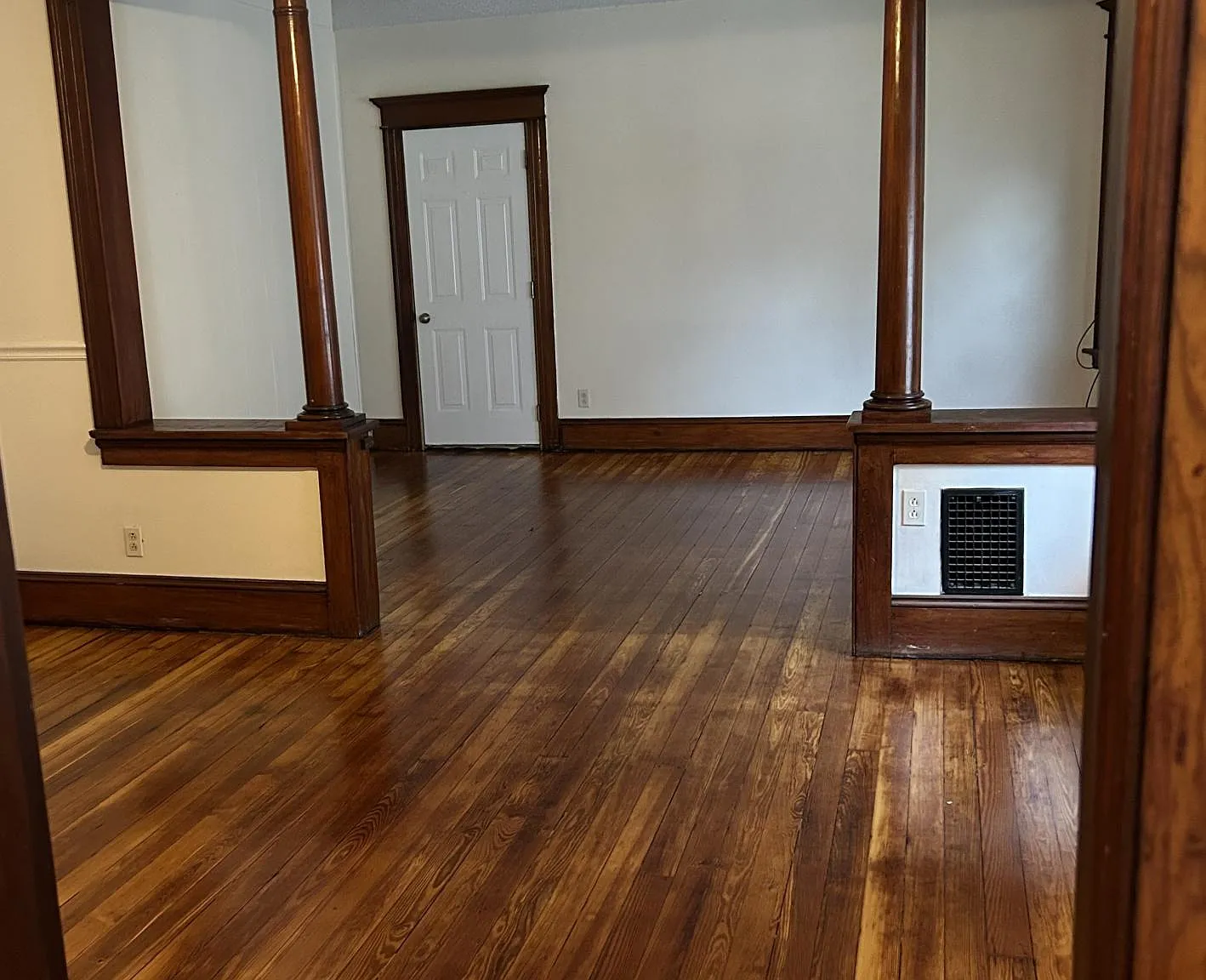 3 bed, 1250 sqft, $2,300 — Photo 2