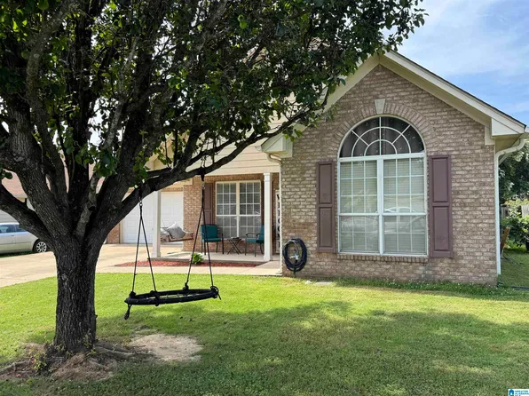 149 Spring St, Calera, AL 35040