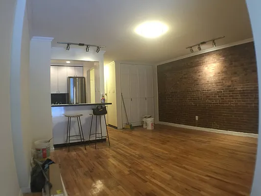 Rented by Francine Realty | media 12