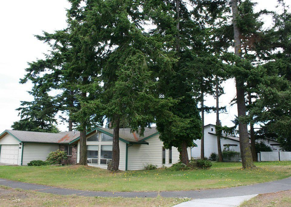 2nd image of 685 SW 2nd Ave