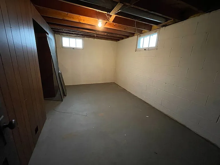 106 Highland Ave — Photo 14
