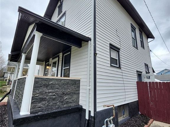 2nd image of 137 Ashwood Ave
