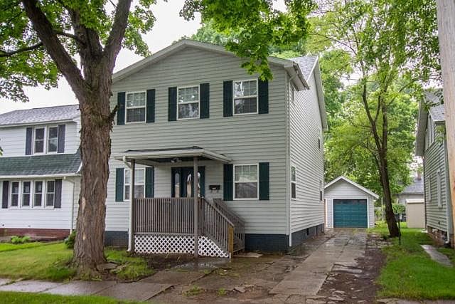 1st image of 1017 S Twyckenham Dr