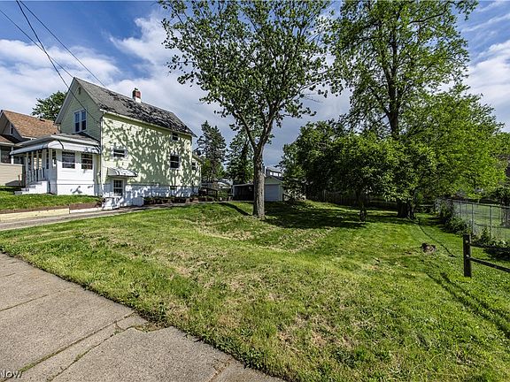 4th image of 1304 Nestor Ave