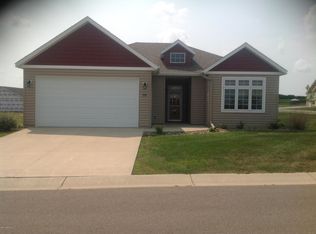 18 Abbey Ln NW, Kasson, MN 55944