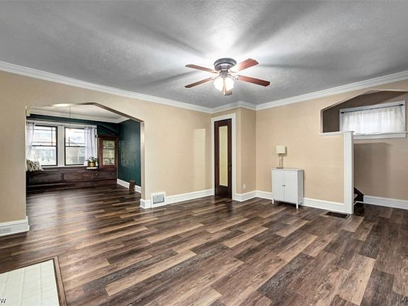 5th image of 16600 Pearldale Ave