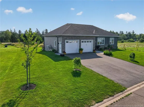 12 Congressional Cres, Moncton, NB E1H 3L3