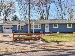 21 Teabury Ln, Oakhurst, NJ 07755