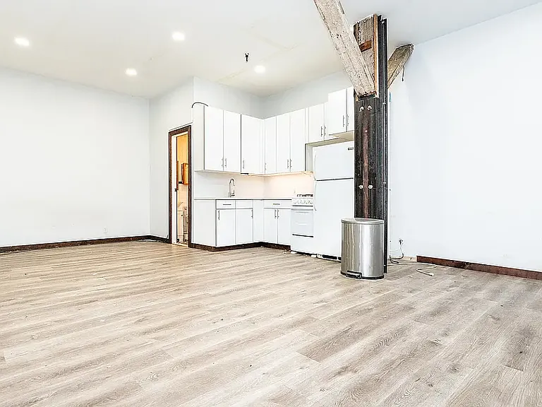 307 Scholes St #102 — Photo 2