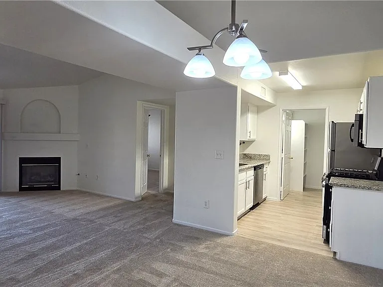 950 Seven Hills Dr #523 — Photo 12