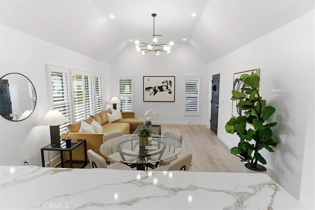 2 bed, 816 sqft, $3,450 — Photo 3