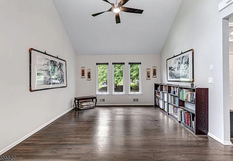 33 Highmount Ave — Photo 5