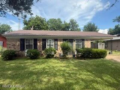 2004 Canary Ln, Clarksdale, MS, 38614