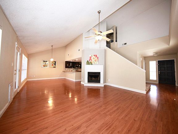 3rd image of 3706 W Ivanhoe St