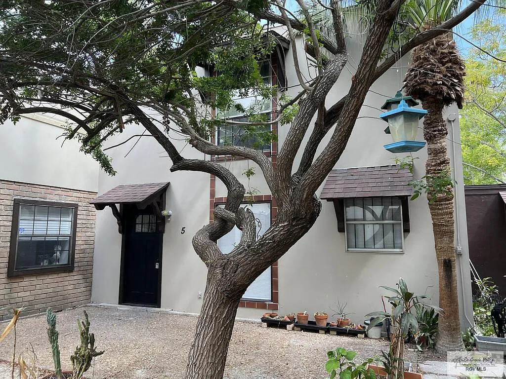 1 bed, 1.0 bath, 840 sqft, $1,300 — Photo 4