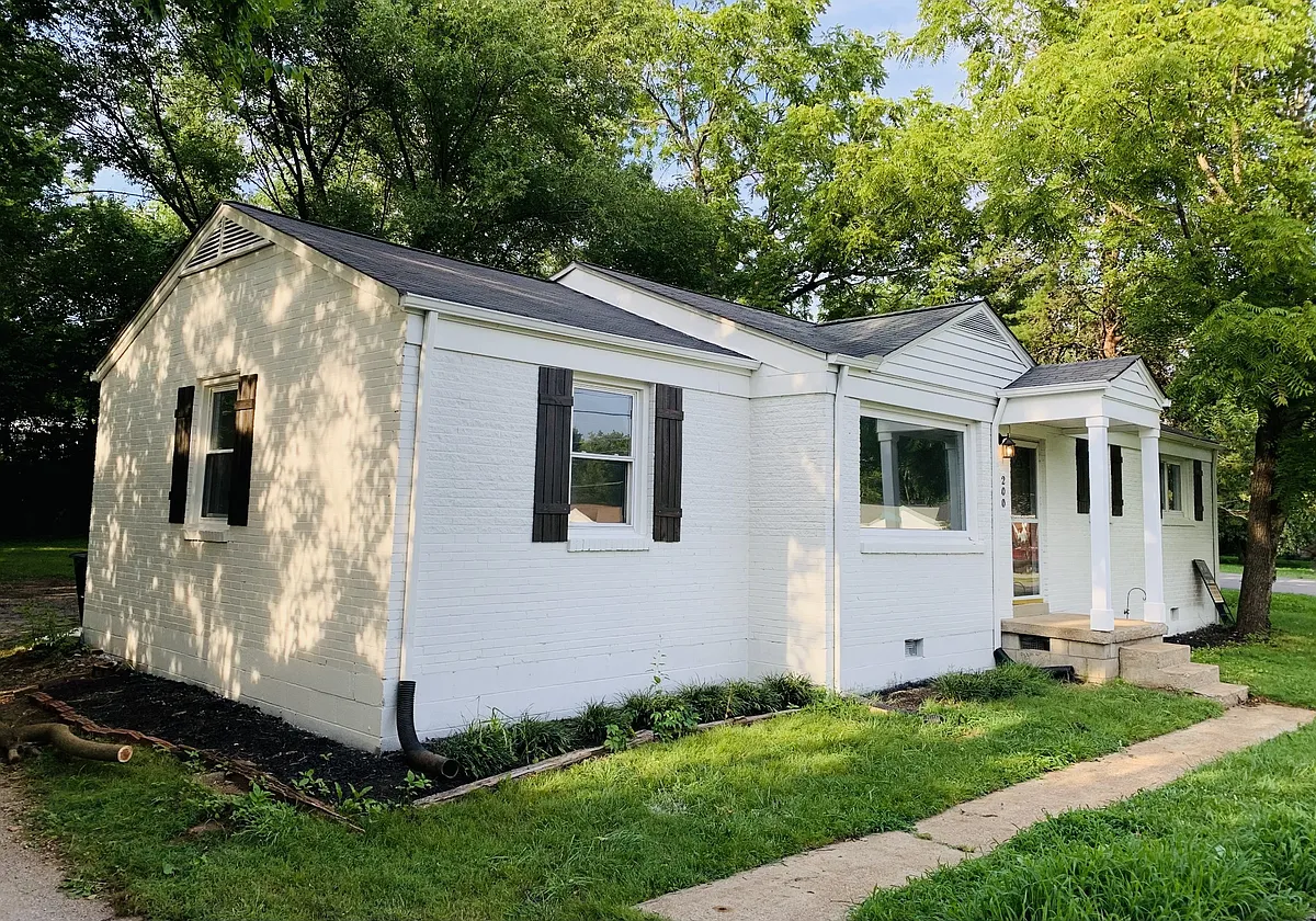 Building Photo - 200 Walnut Dr
