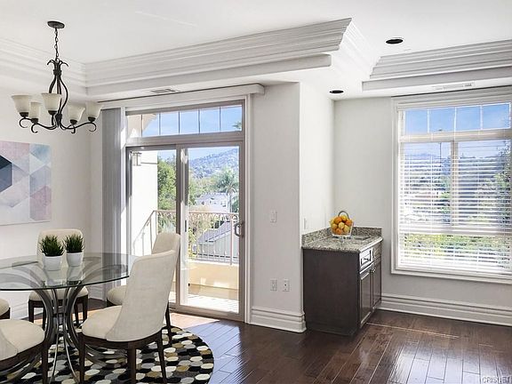 2nd image of 11582 Moorpark St #Penthouse 3