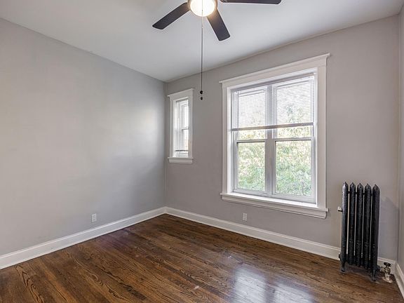 3rd image of 1251 W Rosemont Ave APT 1