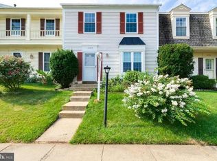 13495 Old Dairy Ct, Herndon, VA 20171