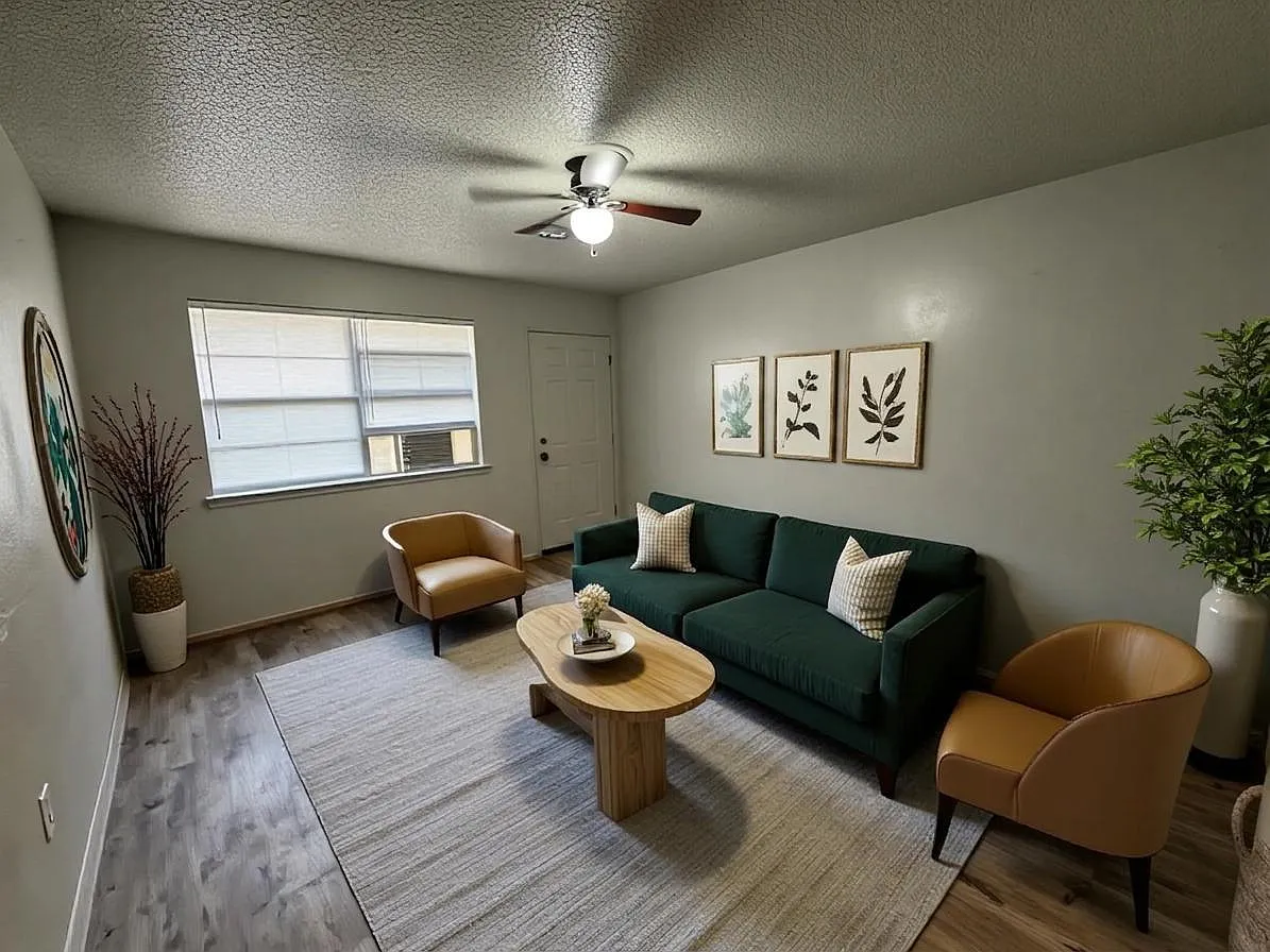 2 bed, 1.0 bath, $700 — Photo 2