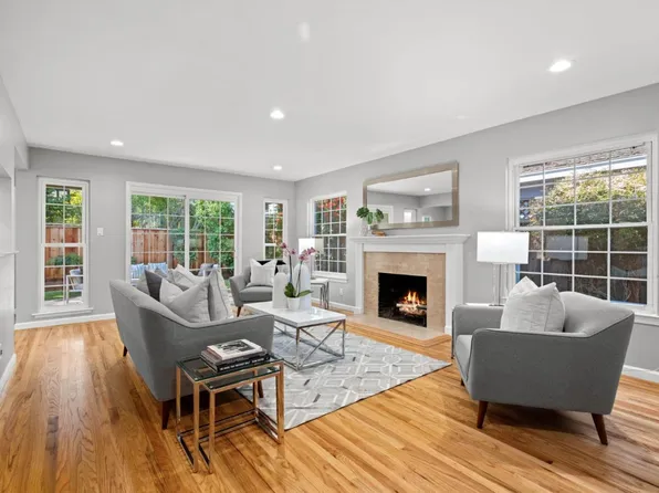 1515 Gilmore St, Mountain View, CA 94040