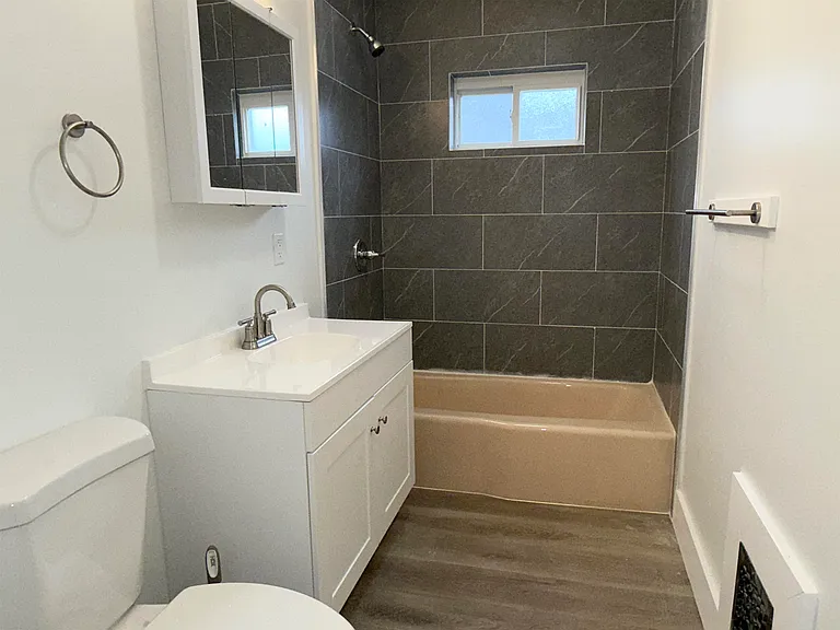 6 Holmes St #2 — Photo 14
