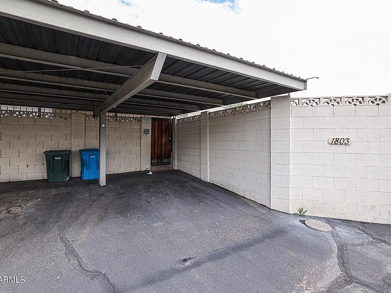 1803 W Maryland Ave — Photo 44