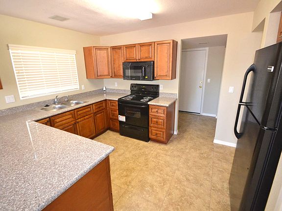 4th image of 4037 E Caballero St