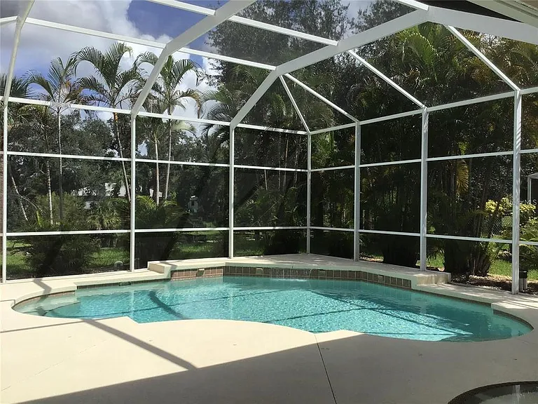 1292 W Hillsborough Blvd — Photo 18