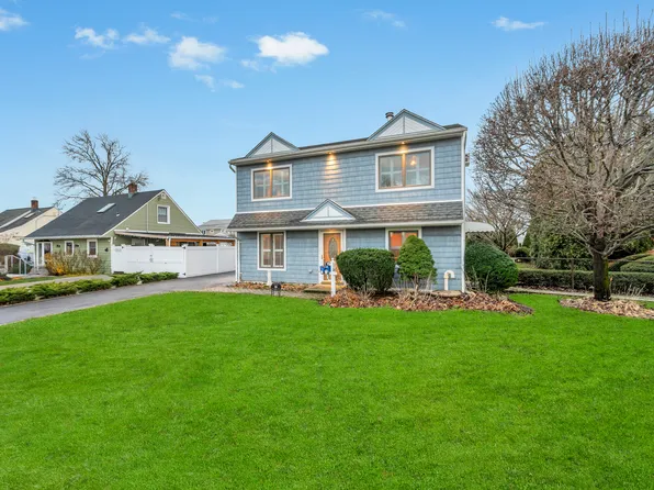 (undisclosed Address), Levittown, NY 11756