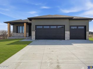 10811 Century Ln, Lincoln, NE 68527