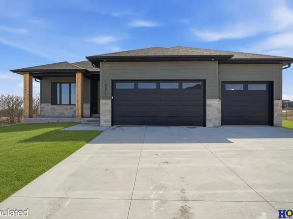 10811 Century Ln, Lincoln, NE 68527