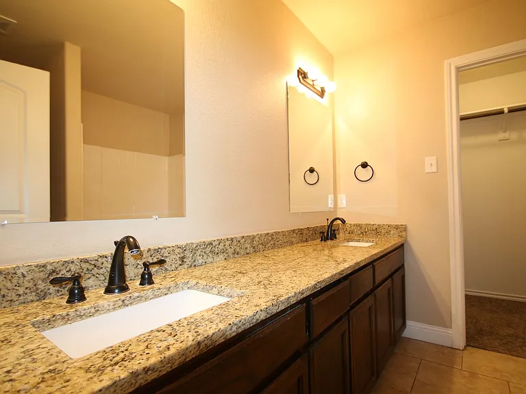 131 Sunburst Ct — Photo 10