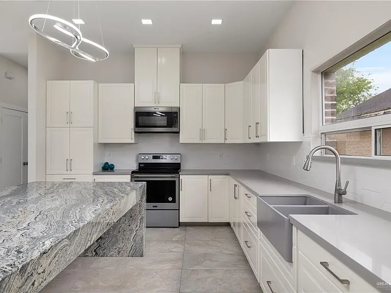 2041 Lake View Dr #5 — Photo 5