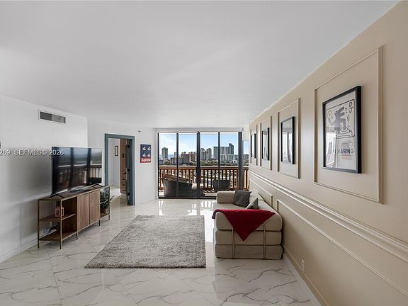 4th image of 1000 W Island Blvd APT 2803