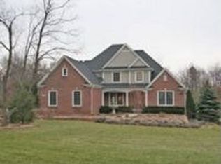 170 Great Pines Dr, Oxford, MI